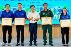 Sức trẻ góp màu xanh cho quê hương Đông Hòa