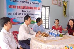 Trao kinh phí xây dựng 20 nhà Đại đoàn kết tại xã Thăng Bình