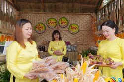 Thạnh Bình khai trương không gian chợ quê Lộc Yên