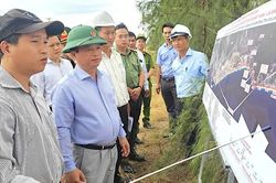 Phó Chủ tịch Thường trực UBND tỉnh đến thăm, động viên các đơn vị thực hiện nhiệm vụ dịp lễ Quốc khánh 2-9