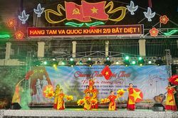 Chương tr&igrave;nh nghệ thuật 'Tổ quốc trong tim' tại x&atilde; Trường Sinh