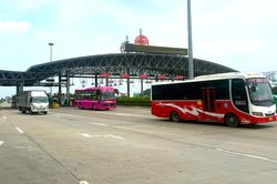 Trạm thu phí cửa ngõ Thủ đô thông thoáng ngày đầu nghỉ lễ 2/9