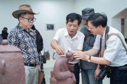Nhà điêu khắc Nguyễn Lưu đưa phận người 'phía sau lũng núi' vào gốm Bát Tràng