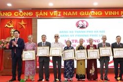 Hà Nội tri ân các đảng viên lão thành