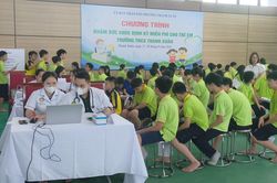 Khám miễn phí và cập nhật hồ sơ sức khỏe điện tử cho học sinh