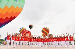 Ngắm nhìn quê hương từ trên cao