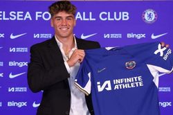 Chelsea thanh lọc hàng công, Marc Guiu gia nhập RB Leipzig