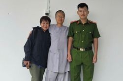 Một người phụ nữ đi lang thang và câu chuyện phía sau cuộc tìm kiếm suốt 2 tháng