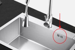 Chiếc lỗ nhỏ trên bồn rửa có tác dụng gì mà nhiều người không biết?