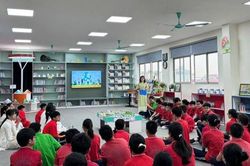 Gia Lâm đẩy mạnh chuyển đổi số, đổi mới quản trị trường học