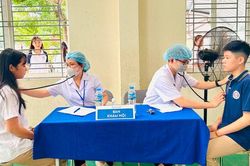 Phường Hoàng Mai chăm lo sức khỏe cho học sinh trước năm học mới