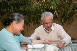 31 triệu đồng lương hưu mỗi tháng vẫn chật vật: Sai lầm khiến vợ chồng U70 cạn sạch tiền tiết kiệm