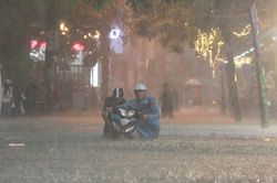 Miền Bắc tái diễn mưa dông