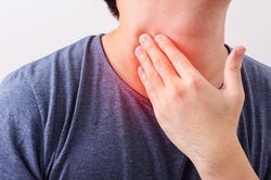 Điều trị tuyến giáp bị hạ canxi máu cần làm gì?