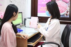 Cô gái 20 tuổi bùng phát bệnh nặng do tự ý bôi Corticoid dài ngày