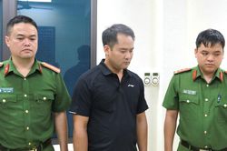 Bắt giám đốc liên quan vụ lan can kè sông Hồng gãy, đổ ở Lào Cai