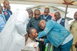 Dịch Ebola tại Congo lan sang hai khu vực y tế mới, nguy cơ mất kiểm soát