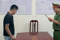 Khởi tố chủ cơ sở kinh doanh khoá cửa về tội trốn thuế