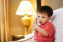 Những thói quen nuôi dạy của cha mẹ có thể khiến trẻ chậm nói