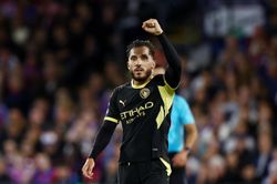 Cherki bắt đầu biến Man City thành phiên bản khác