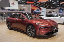 Doanh số toàn cầu của Toyota giảm vì Trung Quốc và Trung Đông