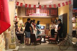 'Tour Yêu Nước': 75 phút để chạm vào một thời của ông bà, cha mẹ và hiểu hơn hành trình của đất nước