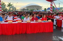Hơn 5.600 người dân thành phố Cần Thơ tham gia chương trình 'Cùng Việt Nam tiến bước'