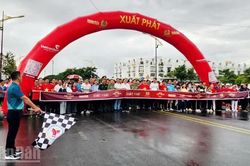 Hơn 30.000 người dân An Giang đi bộ 'Cùng Việt Nam tiến bước năm 2026'