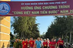 Lâm Đồng: Đặc khu Phú Quý đi bộ hướng đến bảo vệ môi trường biển