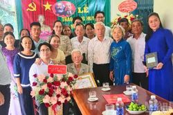 Gặp gỡ nhân chứng tham gia xuống đường, giành chính quyền tại Cần Thơ 81 năm về trước