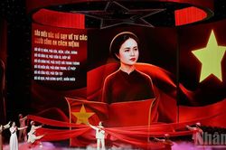Chương tr&igrave;nh ch&iacute;nh luận nghệ thuật Sao Độc lập với kh&aacute;t vọng Việt Nam h&ugrave;ng cường