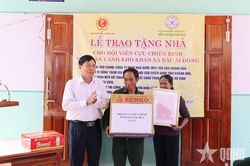Những ngôi nhà nghĩa tình