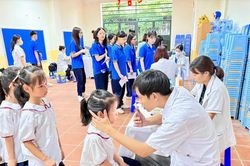Củng cố 'lá chắn' sức khỏe cho học sinh trước thềm khai giảng