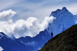 Flycam vô tình ghi lại khoảnh khắc gây ra thảm họa lũ quét ở Nepal và Trung Quốc