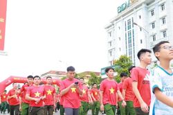 Hàng nghìn người dân Hà Tĩnh cùng sải bước vì một Việt Nam khỏe mạnh, xanh và bền vững
