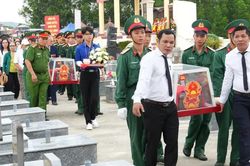 Truy điệu, an táng 5 hài cốt liệt sĩ ở Quảng Ngãi