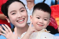 Doãn Hải My, Chu Thanh Huyền và dàn WAGs ra sân Hàng Đẫy xem trận Siêu cúp Quốc gia