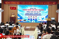 Nâng bước 120 học sinh vượt khó đến trường
