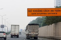 7 điều rút ra sau khi lái xe trên đường cao tốc phạt lỗi khoảng cách an toàn