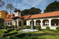 Trường chuyên gần 100 tuổi lớn nhất phía Nam, có 26 đời hiệu trưởng