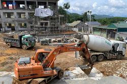 Xuyên đêm trên những công trường trường học vùng biên