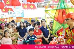 Không gian mua sắm, vui chơi trong nhà hút khách dịp lễ