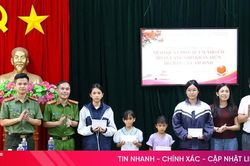 Hội đồng hương xứ Nghệ tại Hải Phòng tặng quà cho các em học sinh, gia đình khó khăn Hà Tĩnh
