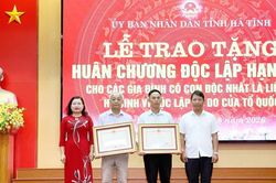 Hà Tĩnh: Trao Huân chương Độc lập tặng 2 gia đình có con độc nhất là liệt sỹ