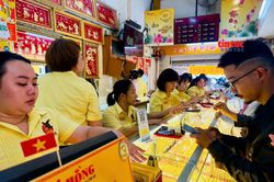 Giá vàng sáng 30/8: Người mua lỗ 4,9 triệu đồng/lượng nếu 'đu' đỉnh tuần