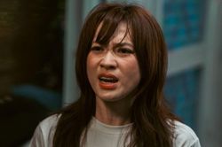 Phương Anh Đào liên tục gặp cảnh đời 'khổ cực'
