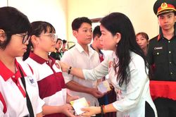 TPHCM: 50 trẻ mồ côi do Covid-19 nhận quà ý nghĩa nhân dịp Quốc khánh