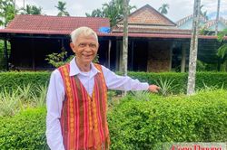 Thành phố Huế: Người cán bộ Cơ Tu dùng uy tín góp sức xây quê hương