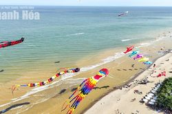 Lần đầu ti&ecirc;n Festival diều được tổ chức tại phố biển Sầm Sơn