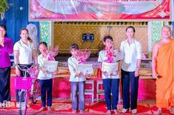 Gieo chữ Khmer, giữ gìn bản sắc văn hóa dân tộc